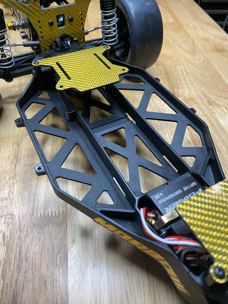 DR10 CHASSIS GUSSET CUT